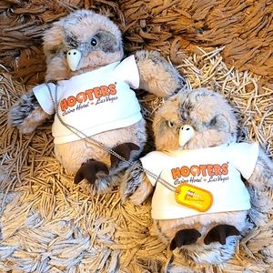 2 Hooters Owls